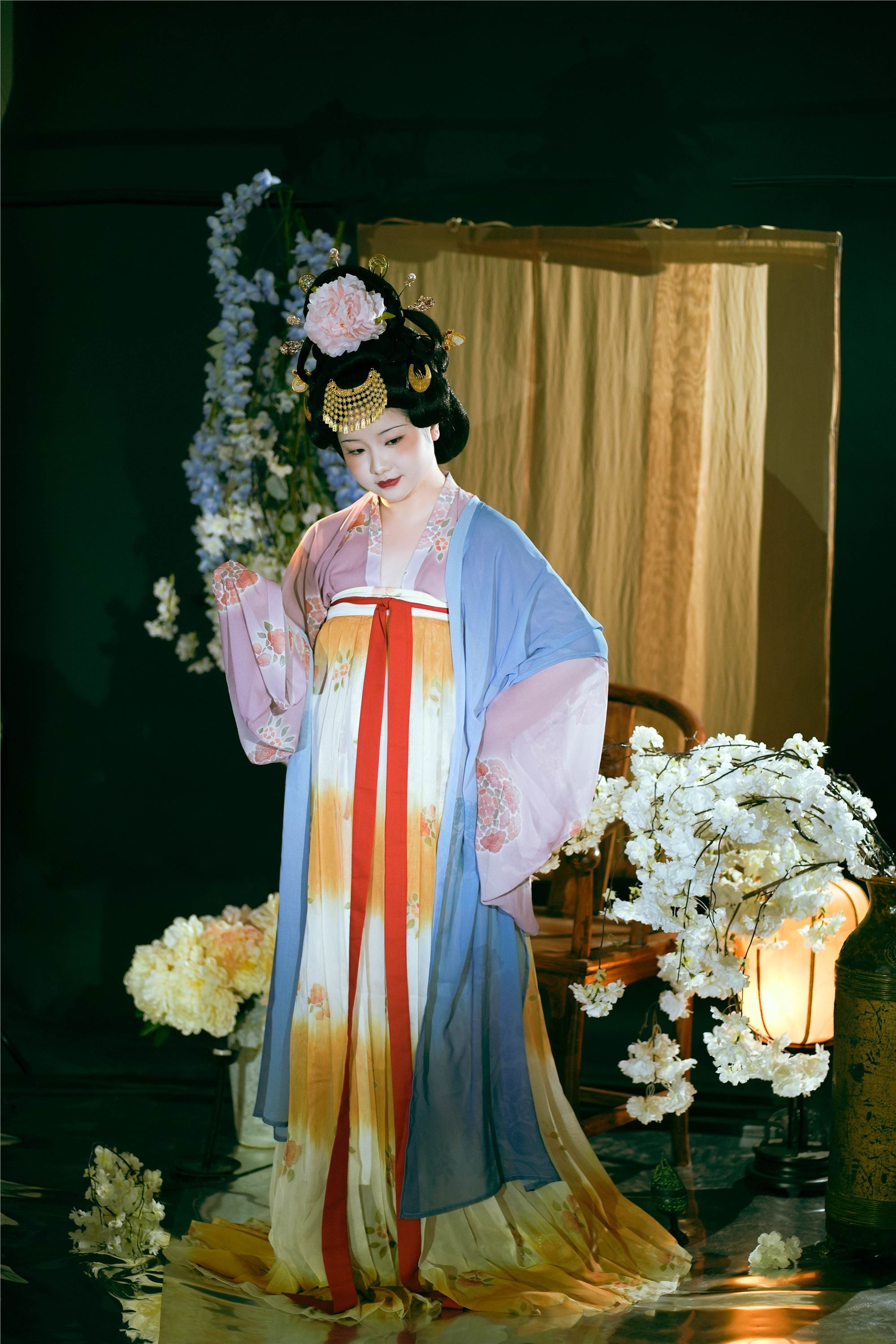 YITUYU艺图语 2025.02.06 大唐 水荇牵风